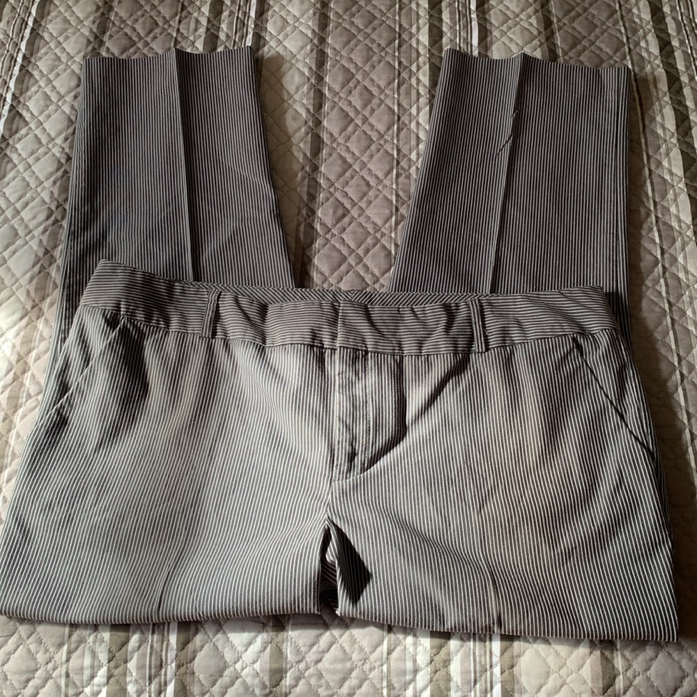 Norma Kamali Dark Gray & White Pinstriped Cropped Pants EUC